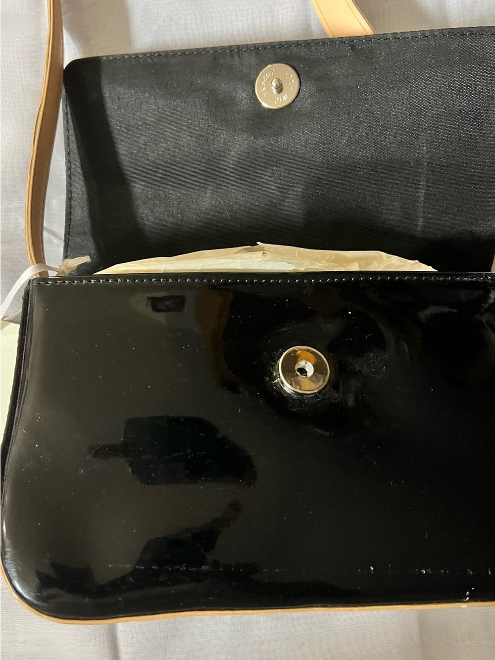 👜 Amanda Smith Black Patent Shoulder Bag with Tan Strap - NWT -Price penned-up. - Picture 2 of 7